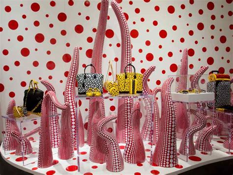 louis vuitton shop window with art work by yayoi kusama